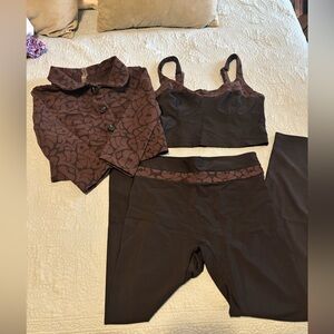 Devon Windsor leopard set